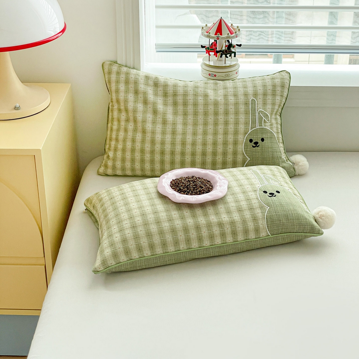 91家纺网 家纺一手货源 找家纺 梦叶草 2026新款全棉毛球兔荞麦枕枕头枕芯 毛球兔-绿色