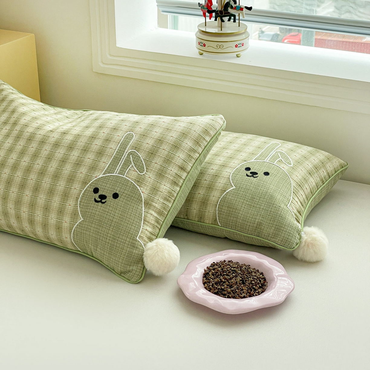 91家纺网 家纺一手货源 找家纺 梦叶草 2026新款全棉毛球兔荞麦枕枕头枕芯 毛球兔-绿色