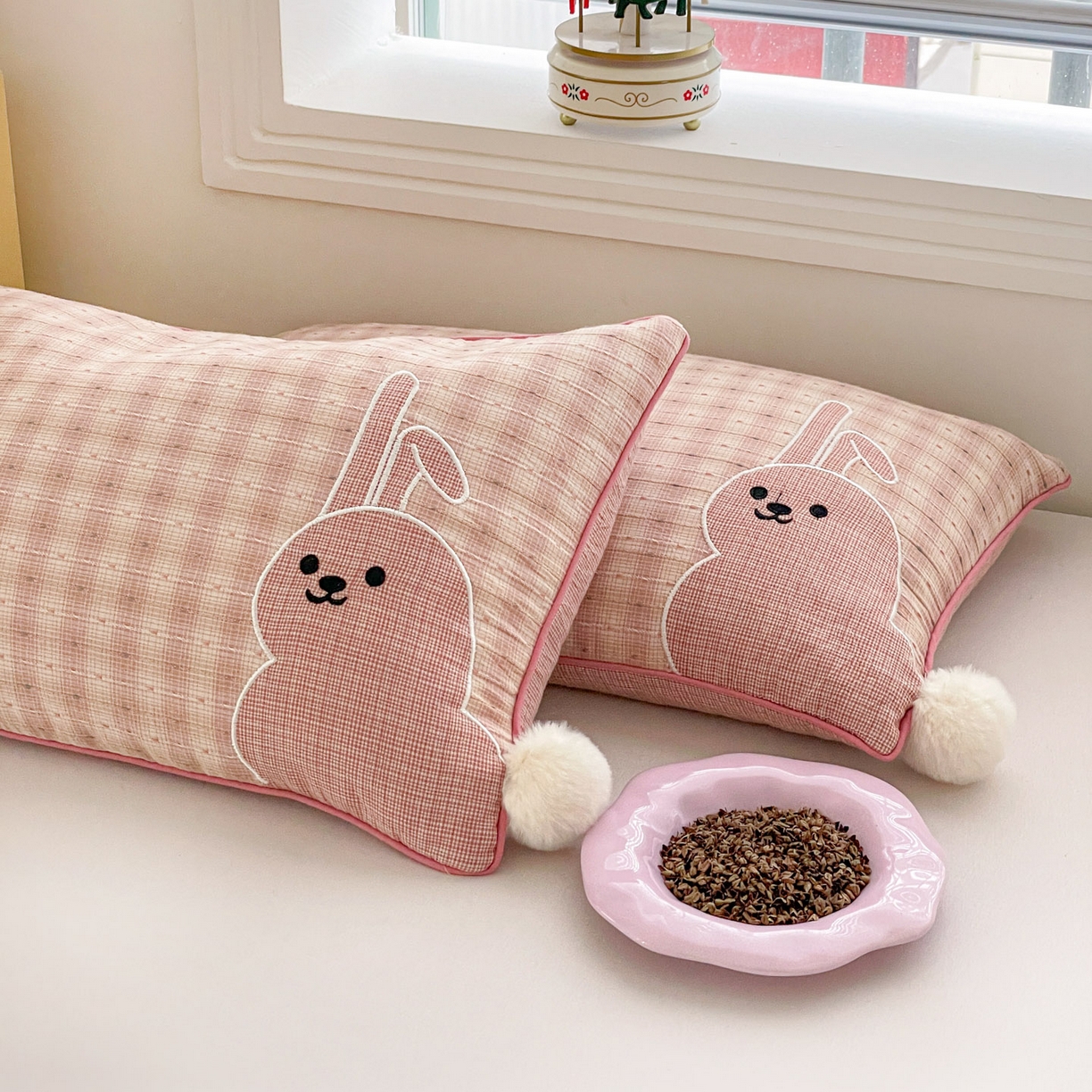 91家纺网 家纺一手货源 找家纺 梦叶草 2026新款全棉毛球兔荞麦枕枕头枕芯 毛球兔-粉色