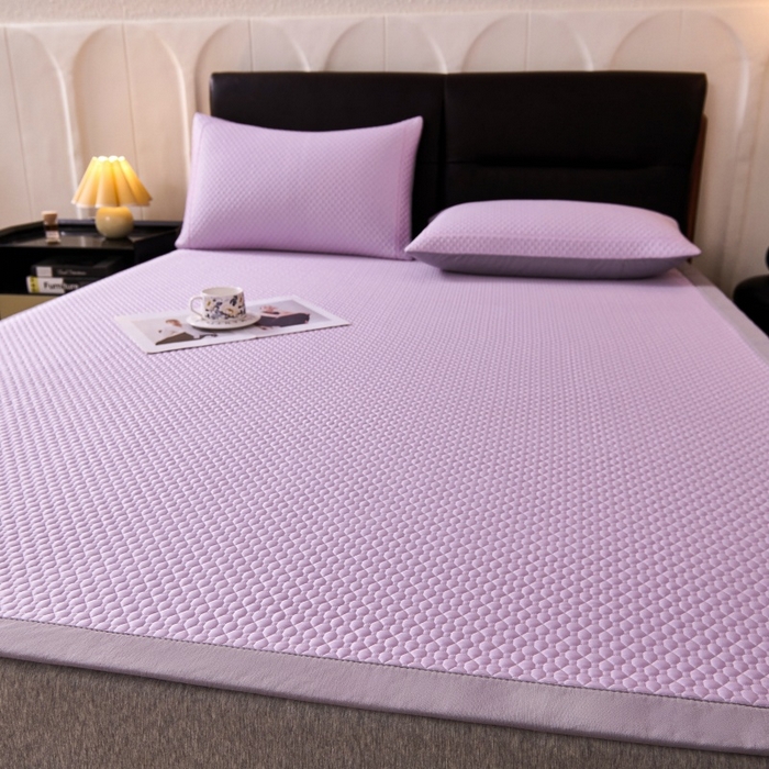 91家纺网 家纺一手货源 找家纺 梵克保罗 2026春夏新款PE中分子凉席三件套纯色平铺豆豆席凉席席子-四叶草系列 四叶草-优雅紫