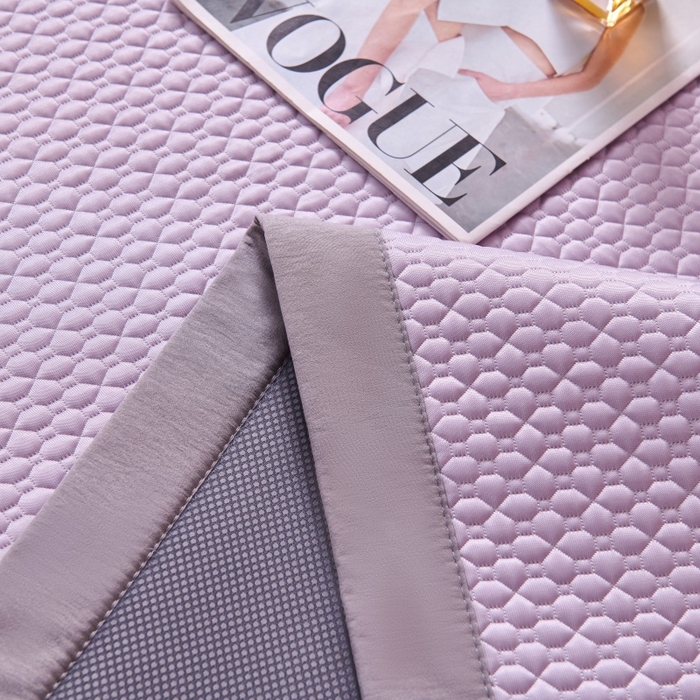 91家纺网 家纺一手货源 找家纺 梵克保罗 2026春夏新款PE中分子凉席三件套纯色平铺豆豆席凉席席子-四叶草系列 四叶草-优雅紫