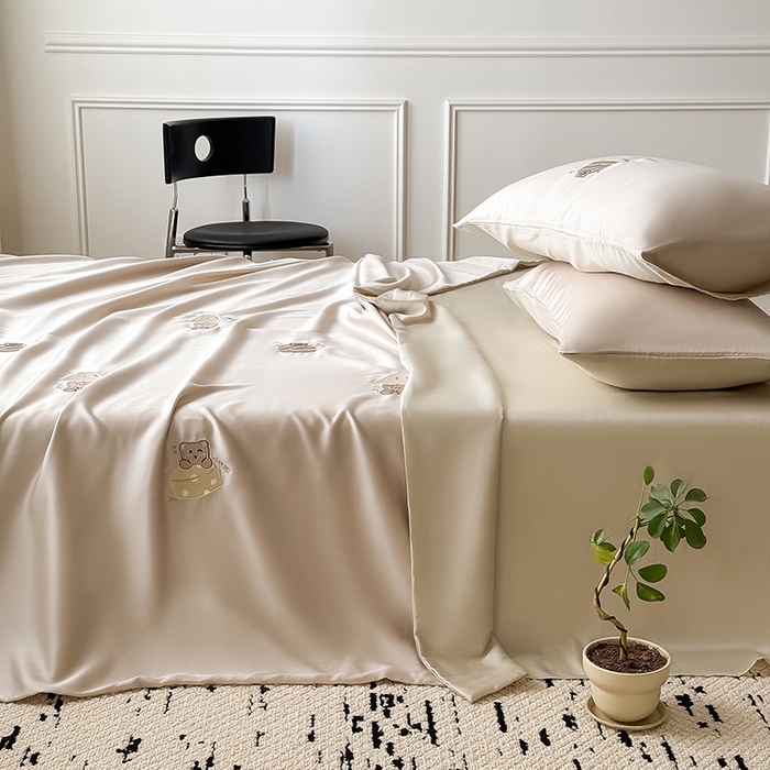 91家纺网 家纺一手货源 找家纺 懒猫家纺 2026春夏新款兰精天丝夏被夏凉被空调被夏被四件套 奶酪小熊