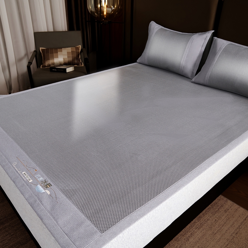 91家纺网 家纺一手货源 找家纺 梵克保罗 2026春夏新款3D复合冰藤凉席三件套 冰藤-落日-灰