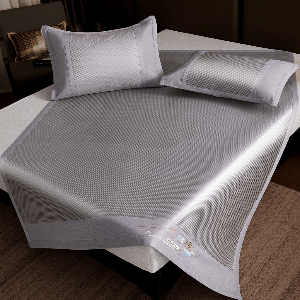 91家纺网 家纺一手货源 找家纺 梵克保罗 2026春夏新款3D复合冰藤凉席三件套 冰藤-落日-灰