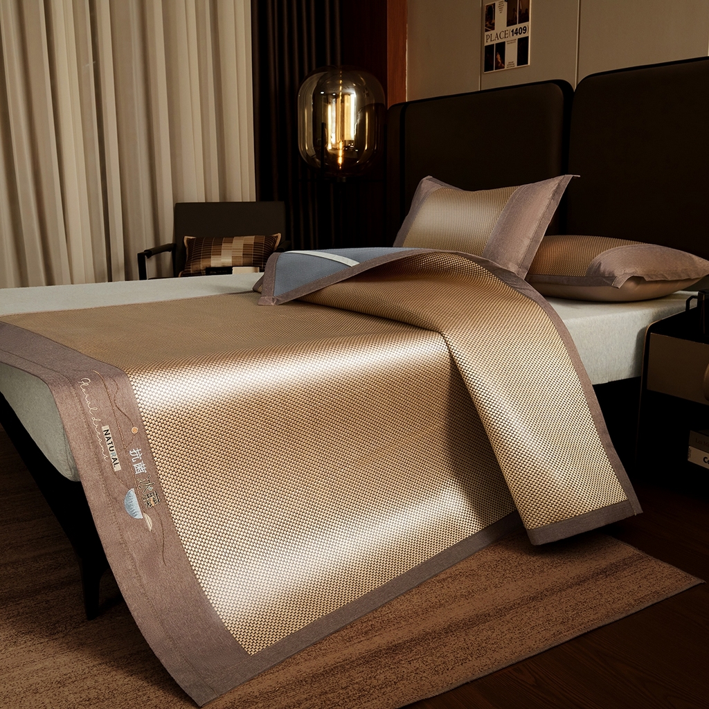 91家纺网 家纺一手货源 找家纺 梵克保罗 2026春夏新款3D复合冰藤凉席三件套 冰藤-落日-金