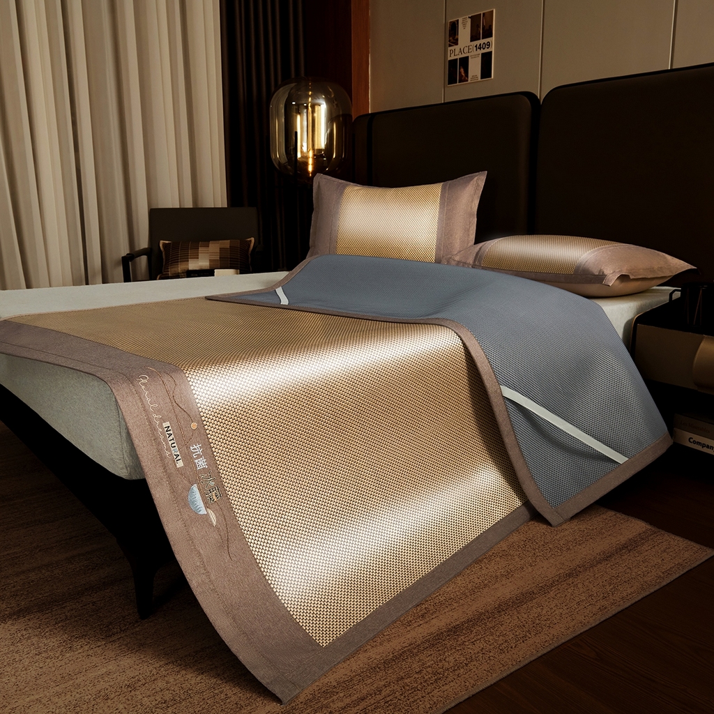 91家纺网 家纺一手货源 找家纺 梵克保罗 2026春夏新款3D复合冰藤凉席三件套 冰藤-落日-金