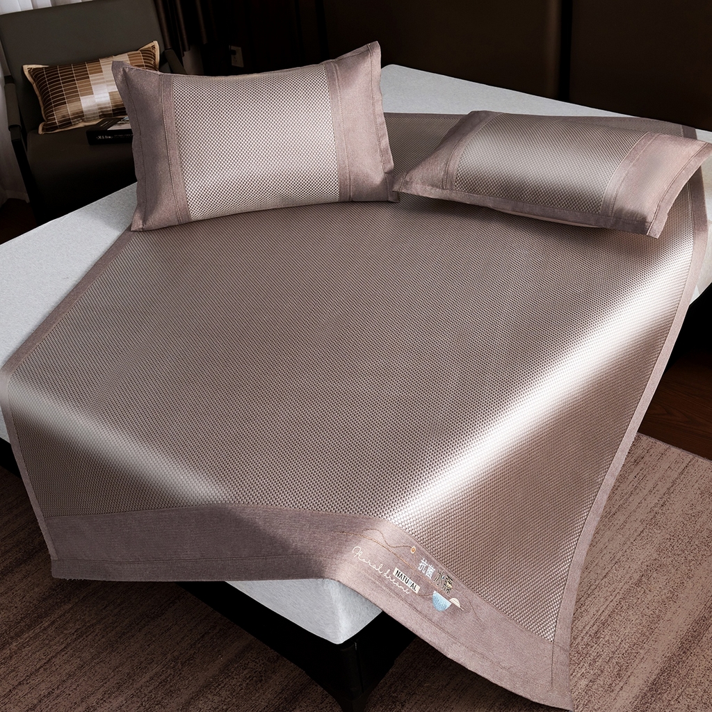 91家纺网 家纺一手货源 找家纺 梵克保罗 2026春夏新款3D复合冰藤凉席三件套 冰藤-落日-香槟