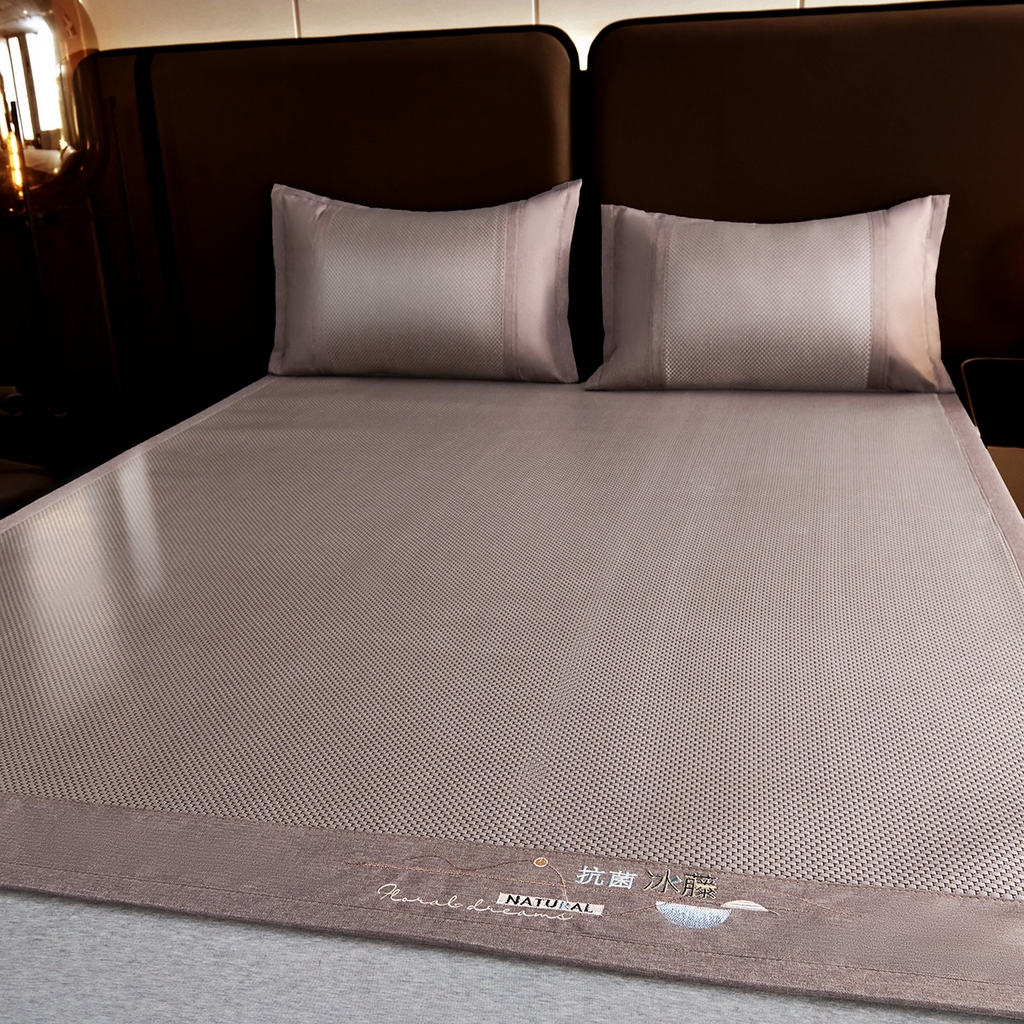 91家纺网 家纺一手货源 找家纺 梵克保罗 2026春夏新款3D复合冰藤凉席三件套 冰藤-落日-香槟