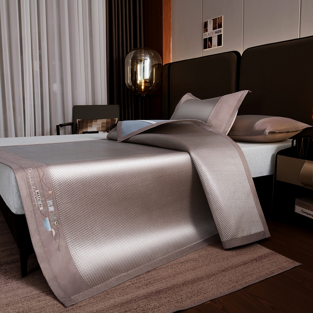 91家纺网 家纺一手货源 找家纺 梵克保罗 2026春夏新款3D复合冰藤凉席三件套 冰藤-落日-香槟