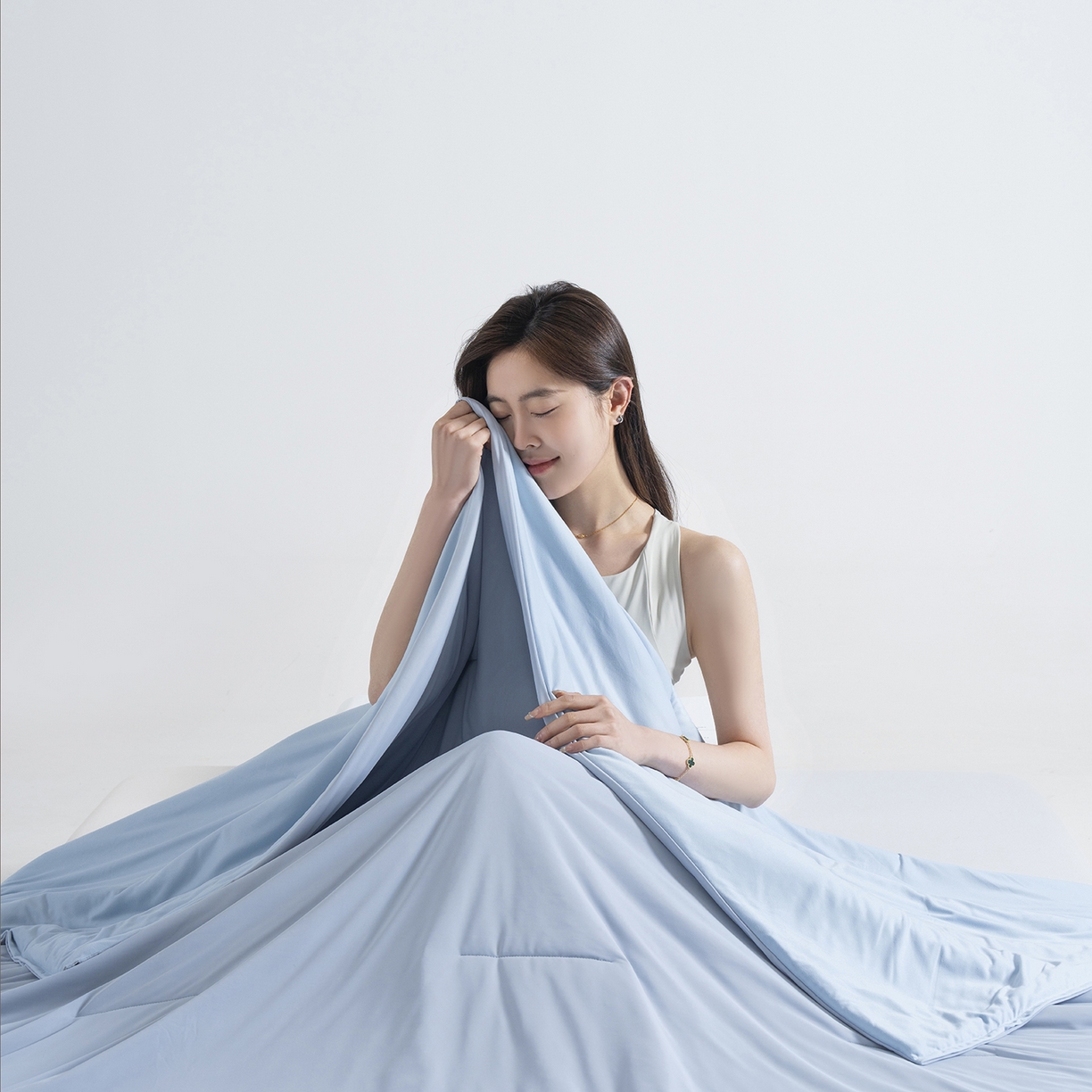 91家纺网 家纺一手货源 找家纺 棉森家纺 2026新款亚朵酒店同款深睡被双感控温被含礼盒夏被直播团购爆款夏凉被  青空灰