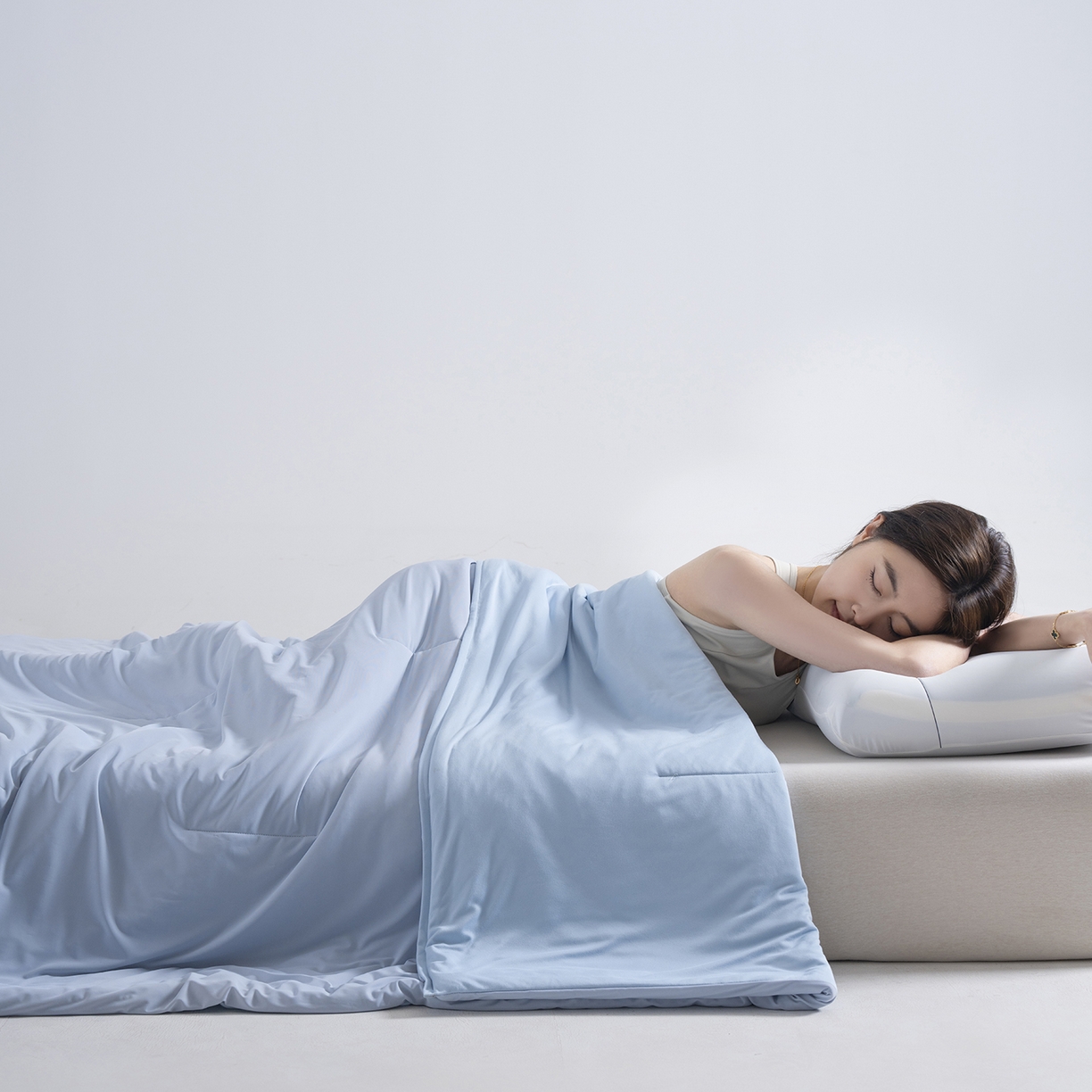 91家纺网 家纺一手货源 找家纺 棉森家纺 2026新款亚朵酒店同款深睡被双感控温被含礼盒夏被直播团购爆款夏凉被  青空灰