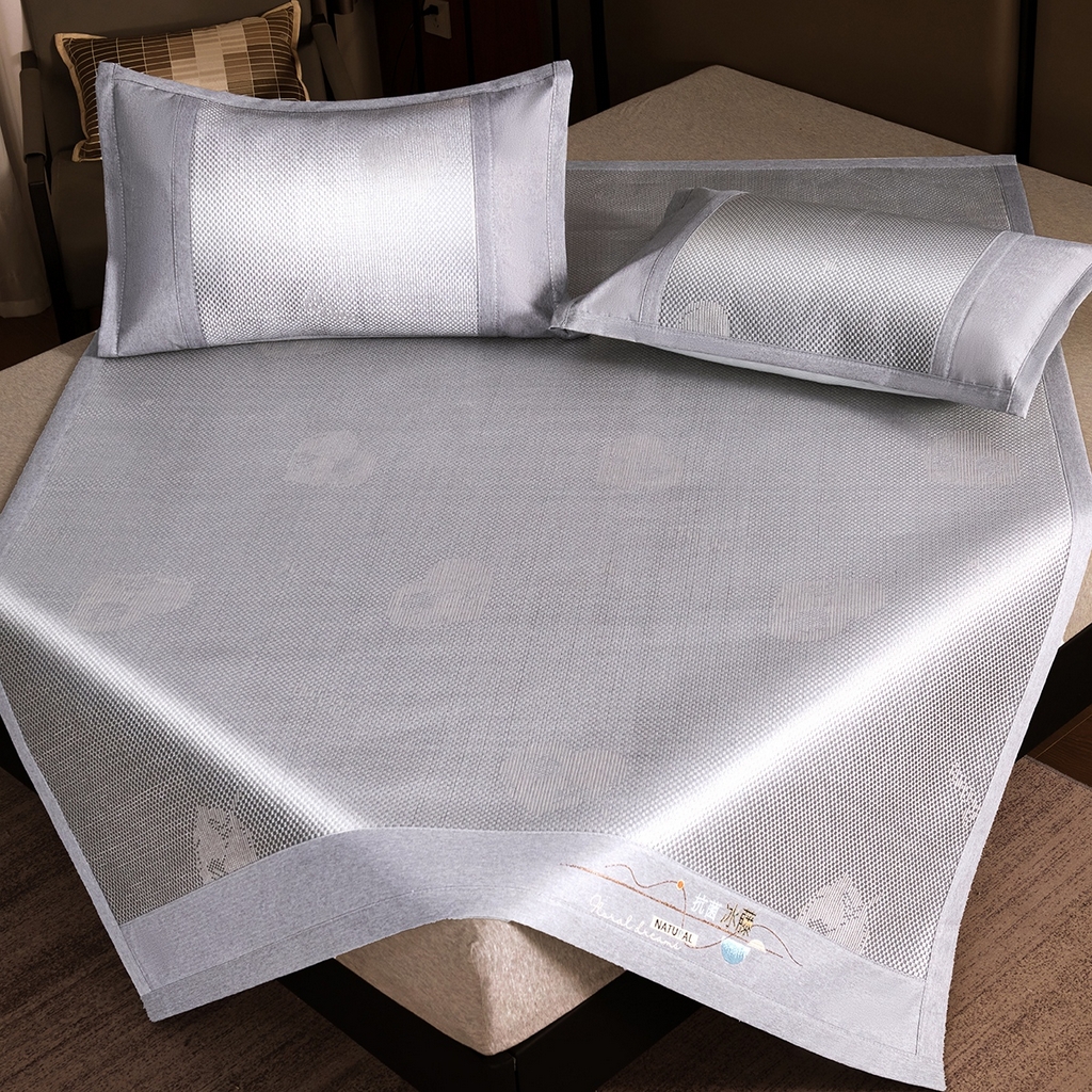 91家纺网 家纺一手货源 找家纺 梵克保罗 2026春夏新款3D复合冰藤凉席三件套 冰藤-心心相印-灰