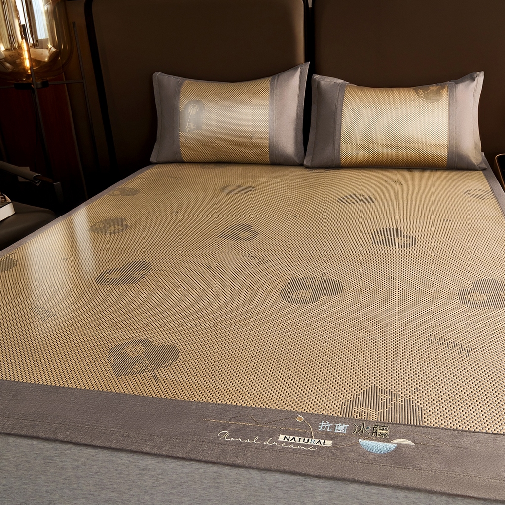 91家纺网 家纺一手货源 找家纺 梵克保罗 2026春夏新款3D复合冰藤凉席三件套 冰藤-心心相印-金