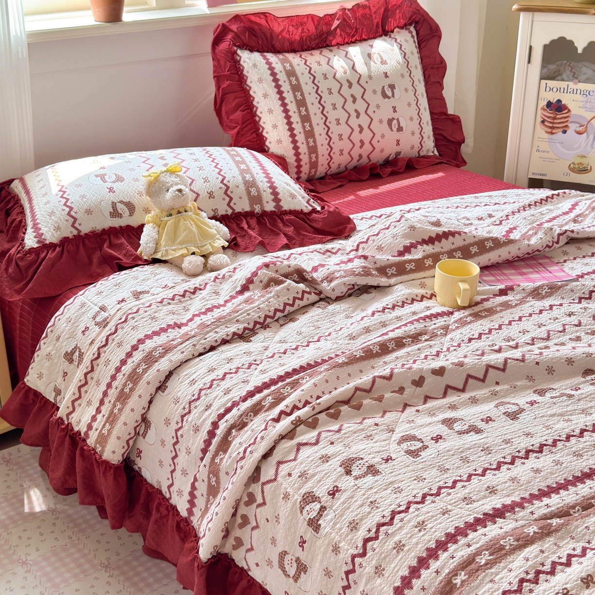 91家纺网 家纺一手货源 找家纺 禾沐 2026新款云感泡芙棉床盖夏被四件套AA款（夏被款） 红色小雪人