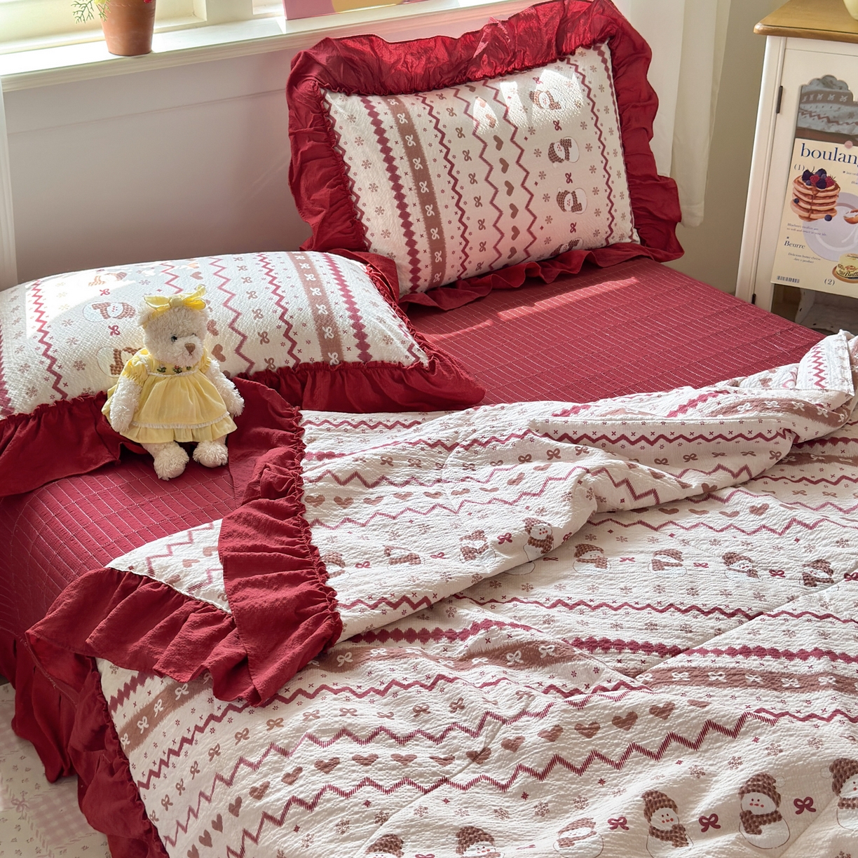 91家纺网 家纺一手货源 找家纺 禾沐 2026新款云感泡芙棉床盖夏被四件套AA款（夏被款） 红色小雪人
