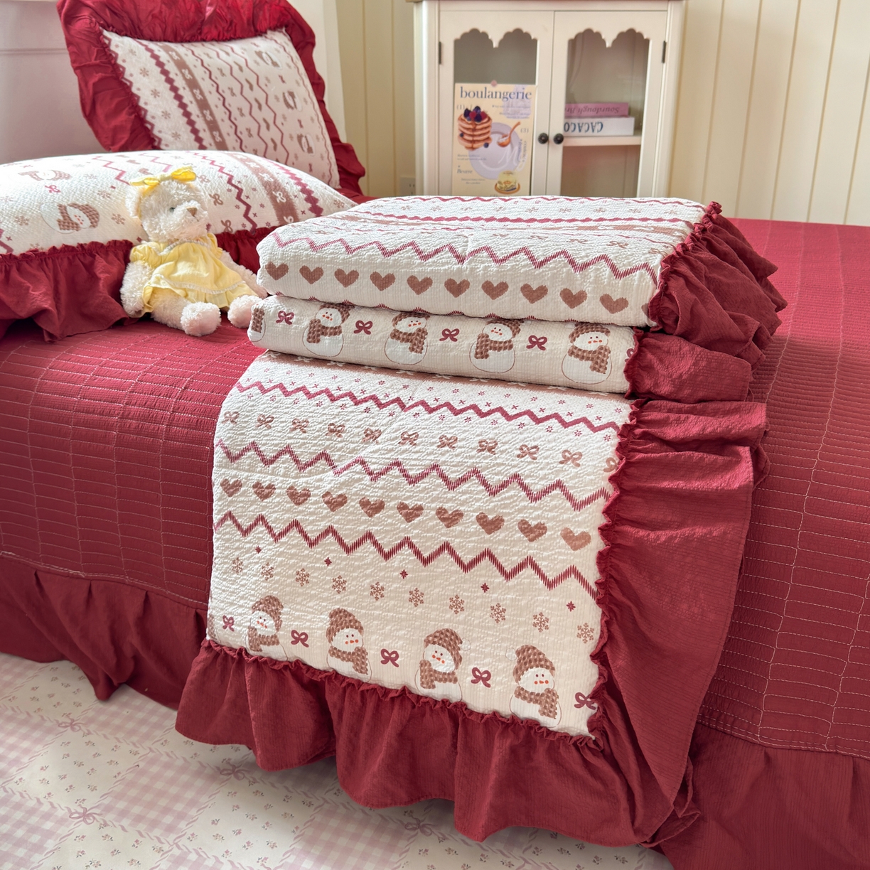 91家纺网 家纺一手货源 找家纺 禾沐 2026新款云感泡芙棉床盖夏被四件套AA款（夏被款） 红色小雪人