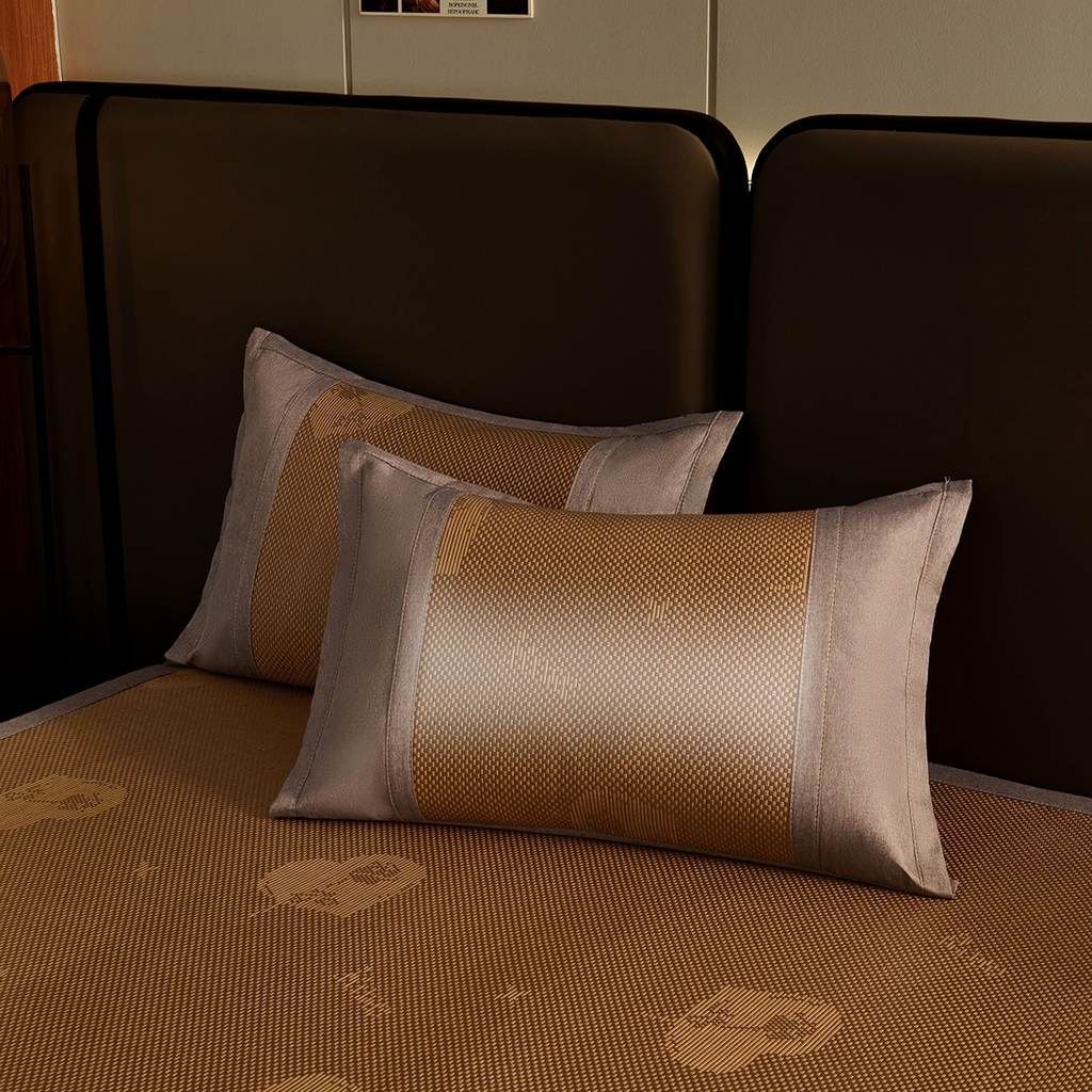 91家纺网 家纺一手货源 找家纺 梵克保罗 2026春夏新款3D复合冰藤凉席三件套 冰藤-心心相印-咖