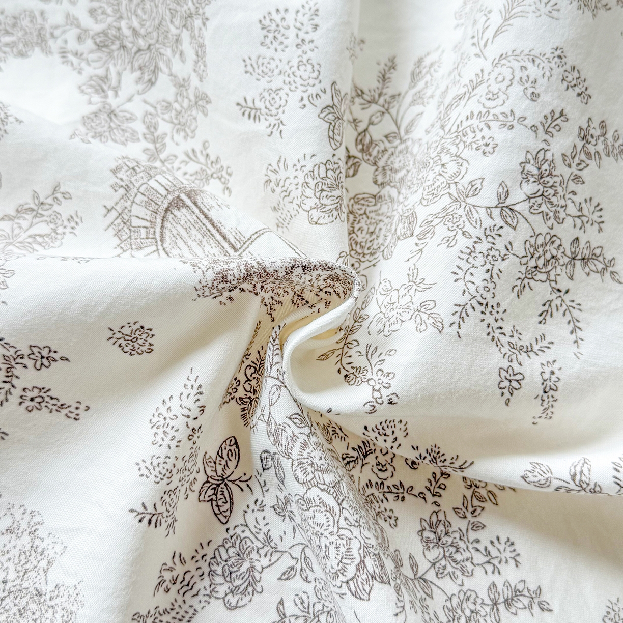 91家纺网 家纺一手货源 找家纺 铭浩家纺 2026春夏新款A类古法水洗云朵四件套 莎莉城堡