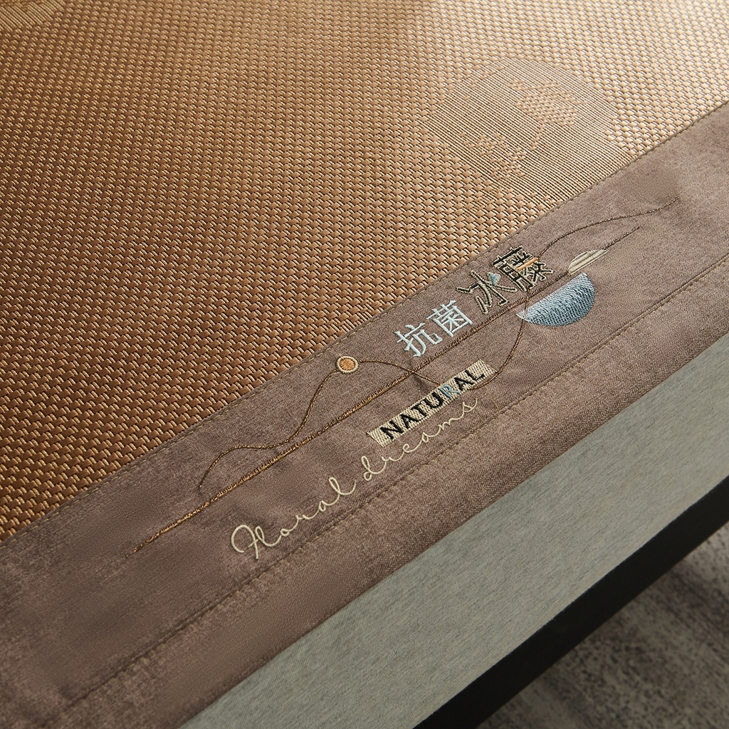 91家纺网 家纺一手货源 找家纺 梵克保罗 2026春夏新款3D复合冰藤凉席三件套 冰藤-心心相印-咖