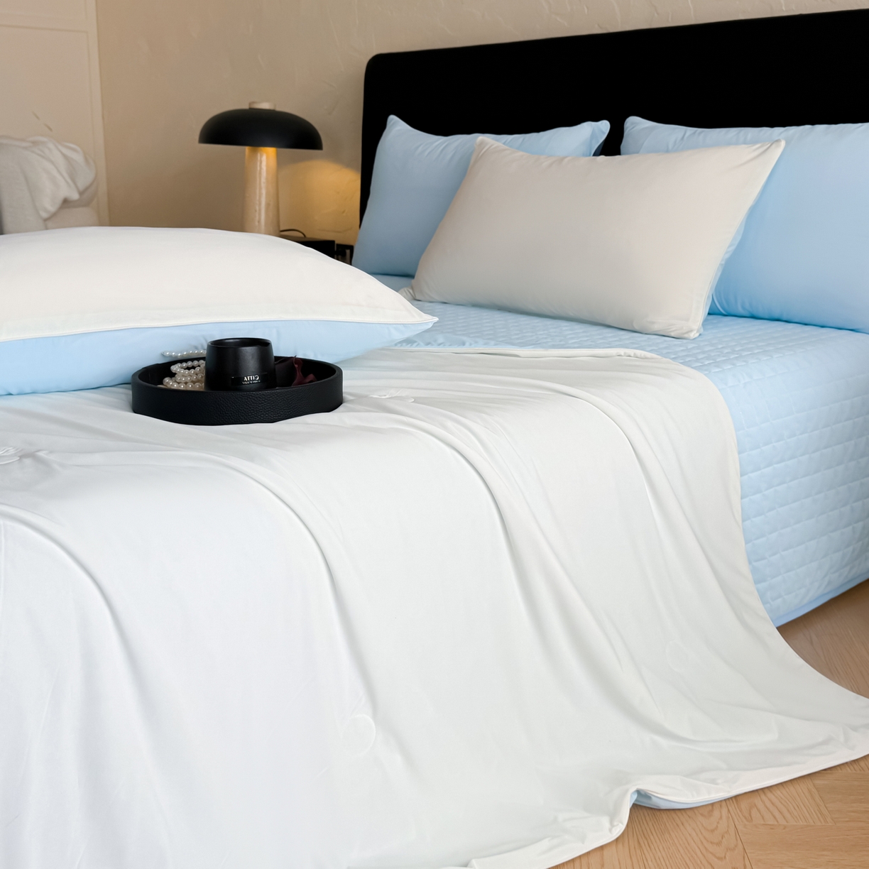 91家纺网 家纺一手货源 找家纺 （总）羚羊语家纺 2026新款仿锦氨凉感夏被床盖四件套夹棉床盖纯色轻奢凉感丝夏凉被空调冰丝云母凉感被子被芯