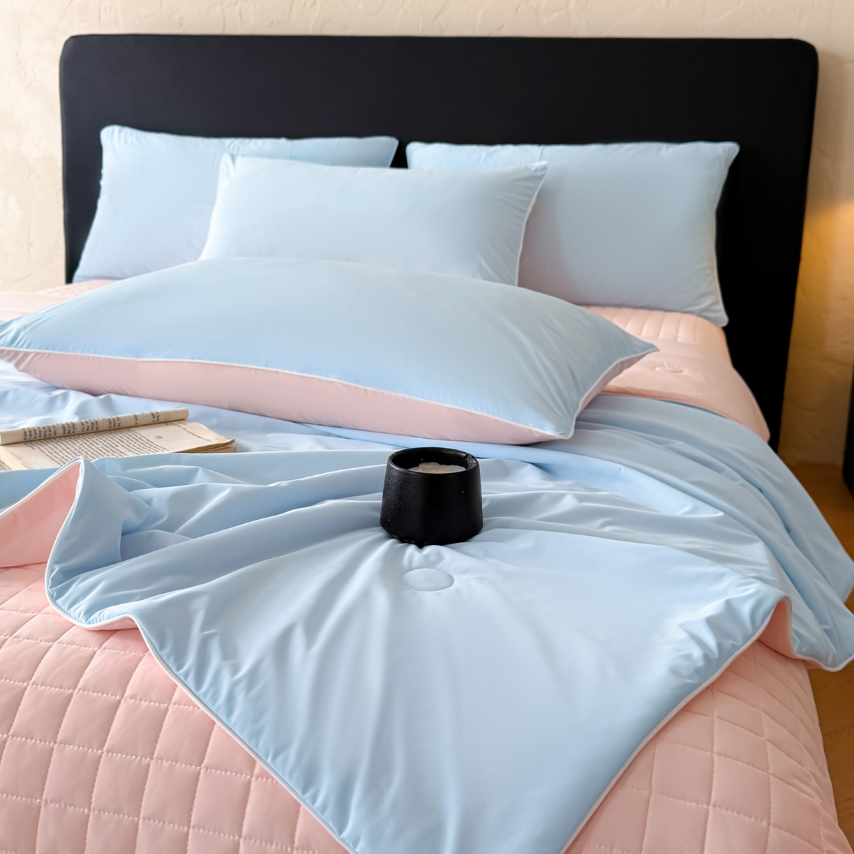 91家纺网 家纺一手货源 找家纺 羚羊语家纺 2026新款仿锦氨凉感夏被床盖四件套夹棉床盖纯色轻奢凉感丝夏凉被空调冰丝云母凉感被子被芯 云澜玉影