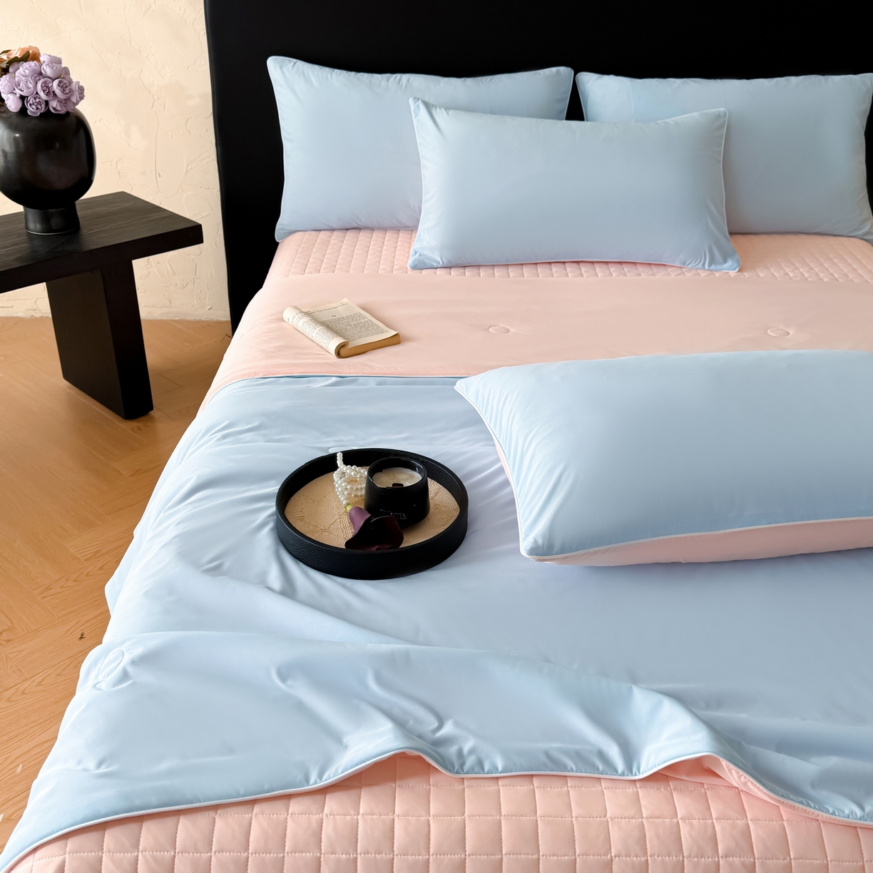 91家纺网 家纺一手货源 找家纺 羚羊语家纺 2026新款仿锦氨凉感夏被床盖四件套夹棉床盖纯色轻奢凉感丝夏凉被空调冰丝云母凉感被子被芯 云澜玉影