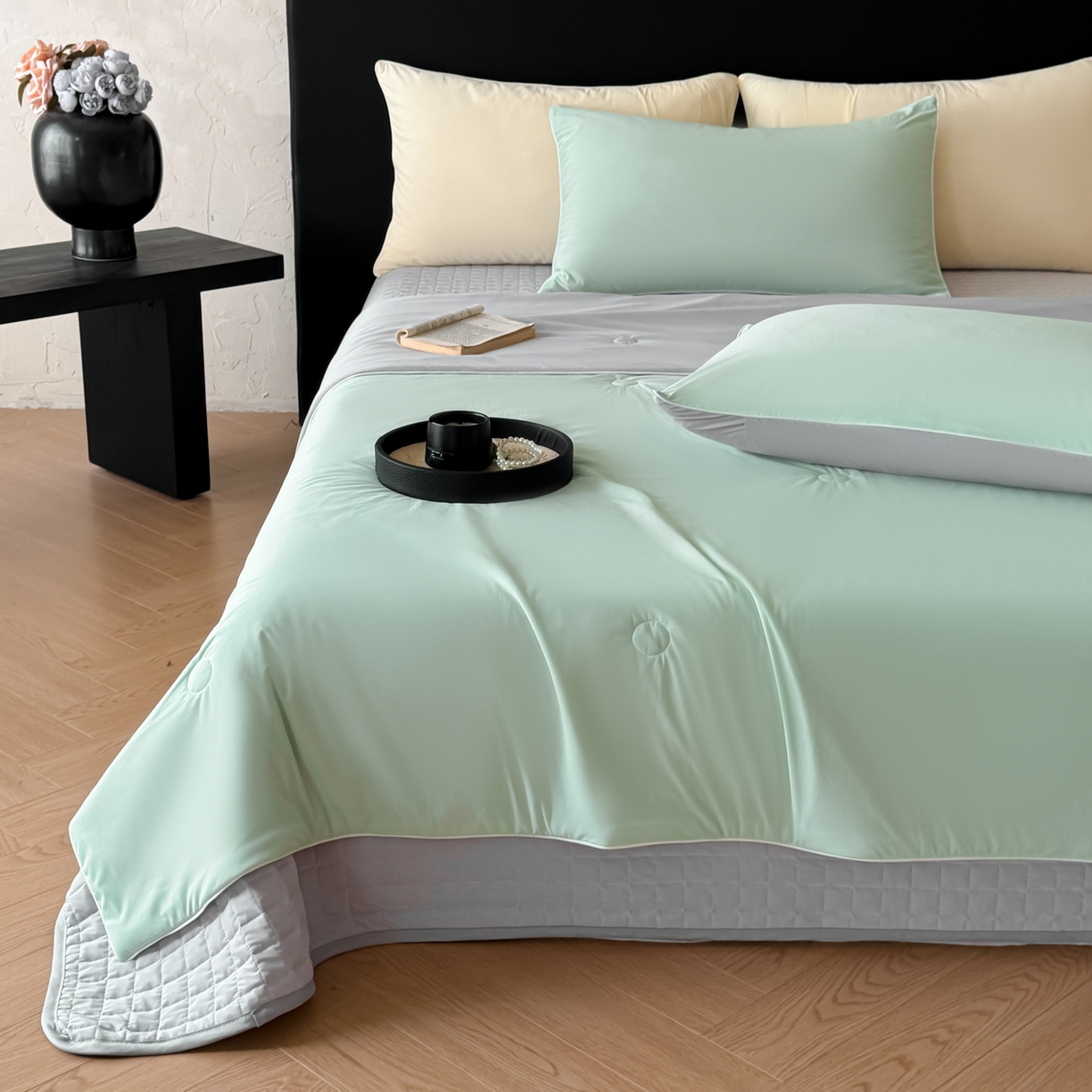 91家纺网 家纺一手货源 找家纺 羚羊语家纺 2026新款仿锦氨凉感夏被床盖四件套夹棉床盖纯色轻奢凉感丝夏凉被空调冰丝云母凉感被子被芯 青岚烟灰