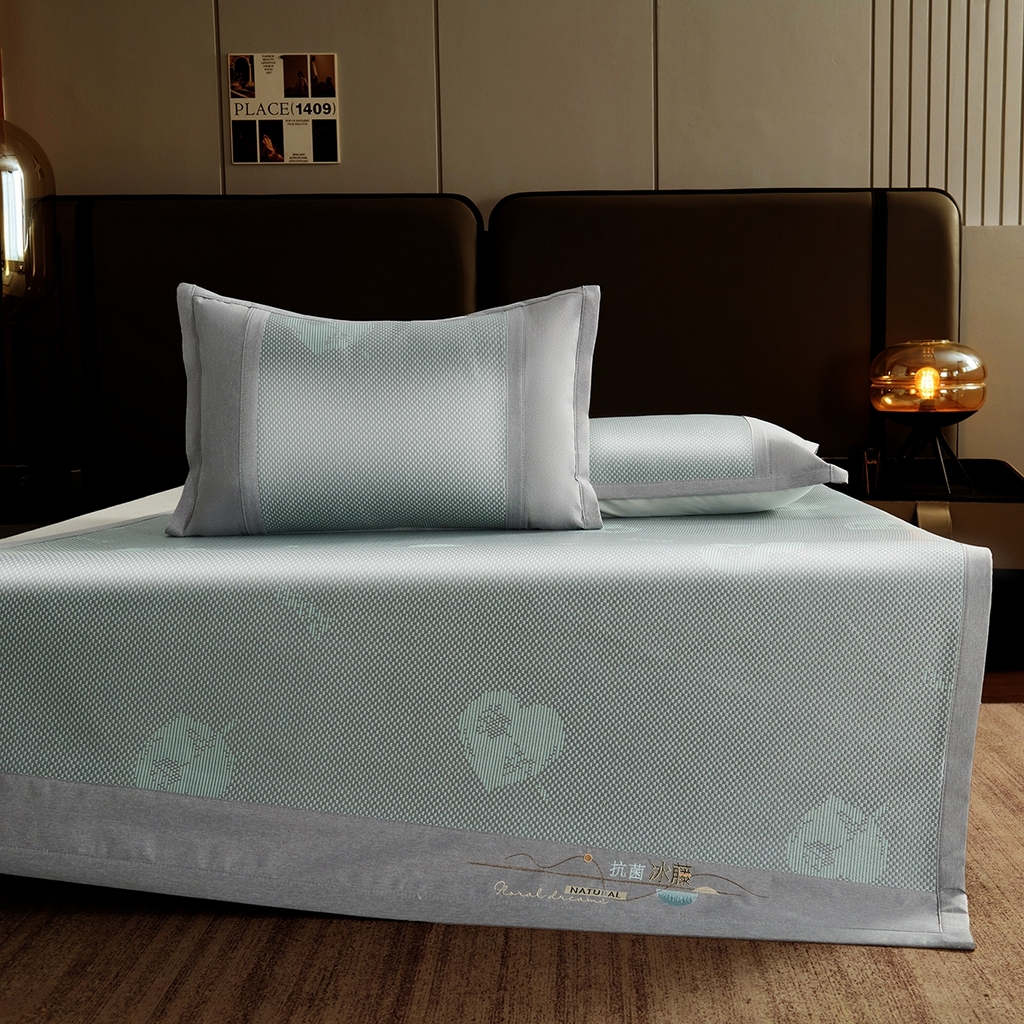 91家纺网 家纺一手货源 找家纺 梵克保罗 2026春夏新款3D复合冰藤凉席三件套 冰藤-心心相印-绿