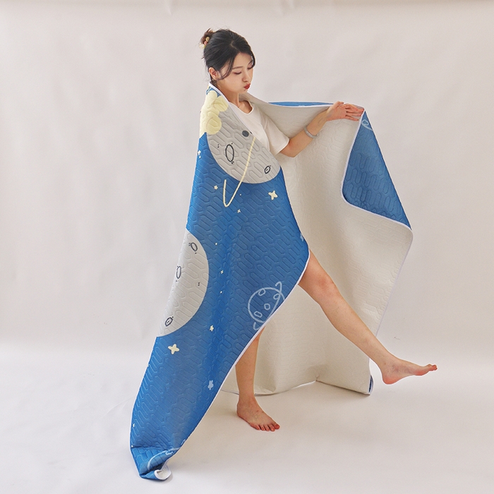 91家纺网 家纺一手货源 找家纺 佳鸿家纺 2026新款冰丝防水乳胶凉席隔尿垫姨妈垫床垫保护垫单人床双人床可机洗 防水太空星球