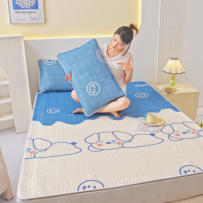 91家纺网 家纺一手货源 找家纺 佳鸿家纺 2026新款冰丝防水乳胶凉席隔尿垫姨妈垫床垫保护垫单人床双人床可机洗 防水趴趴狗