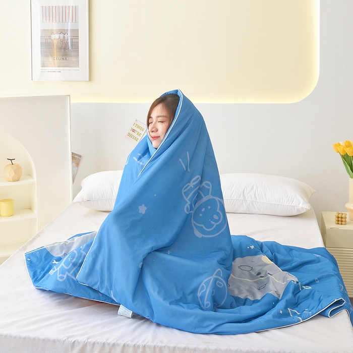 91家纺网 家纺一手货源 找家纺 佳鸿家纺 2026新款冰淇凌夏凉被凉感丝加氨卡通夏被空调被冷感薄被子单双人床可机洗 米洛熊