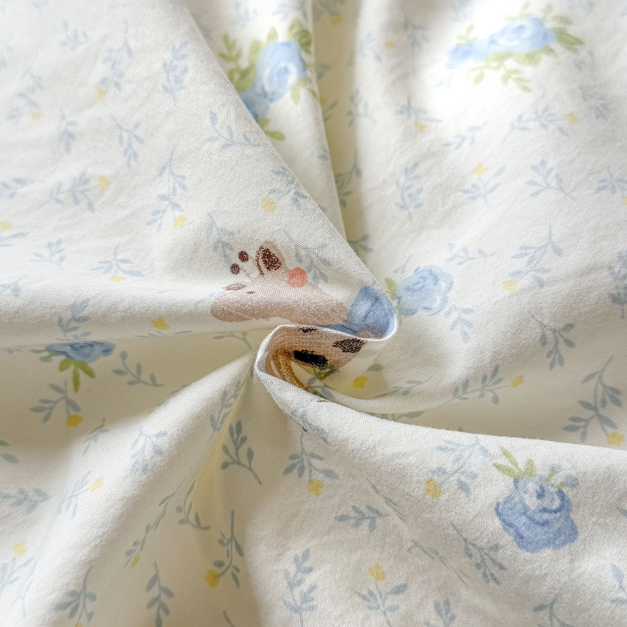 91家纺网 家纺一手货源 找家纺 铭浩家纺 2026春夏新款A类古法水洗云朵四件套 雾里浅花