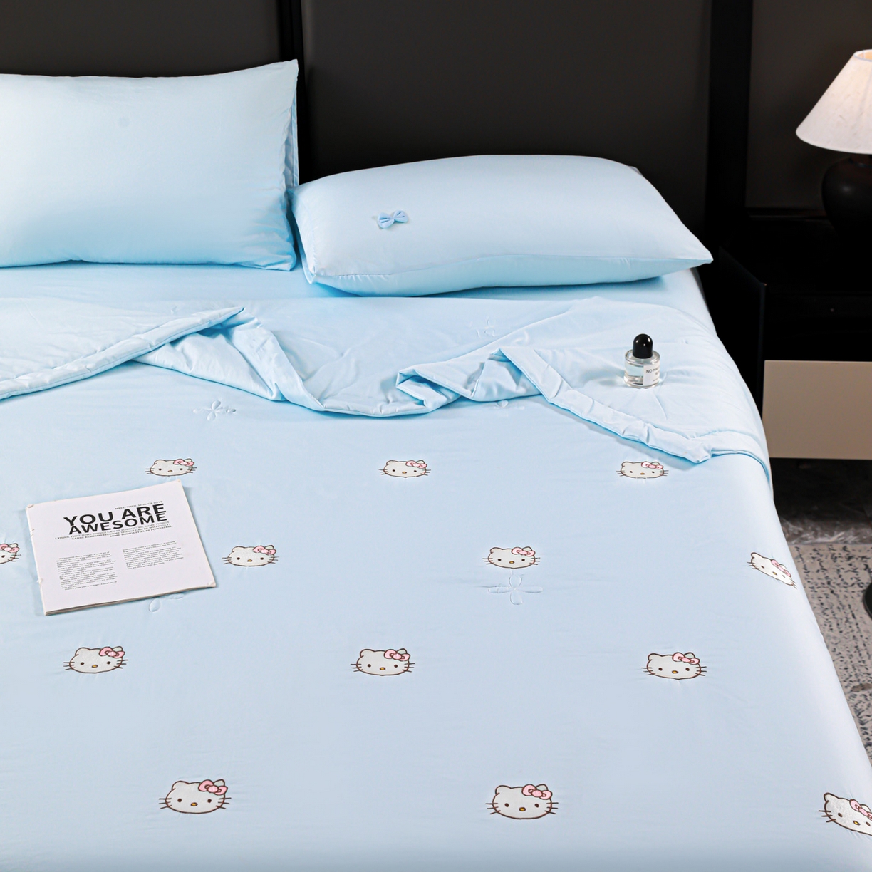 91家纺网 家纺一手货源 找家纺 佳鸿家纺 2026新款A类凉感冰柔丝刺绣手包边夏凉被夏被四件套 提供质检报告 冰蓝kt