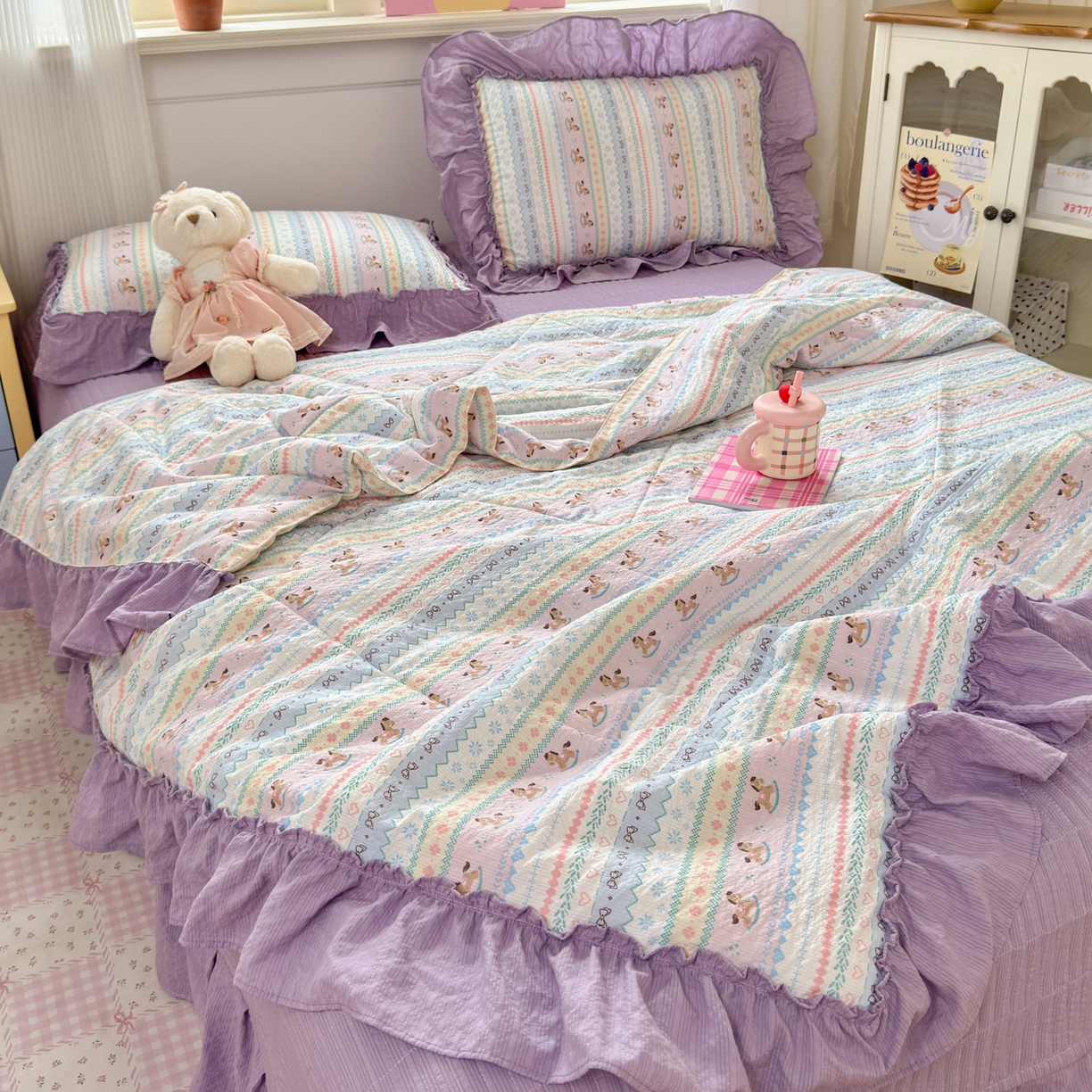 91家纺网 家纺一手货源 找家纺 禾沐 2026新款云感泡芙棉床盖夏被四件套AA款（夏被款） 甜心木马卷