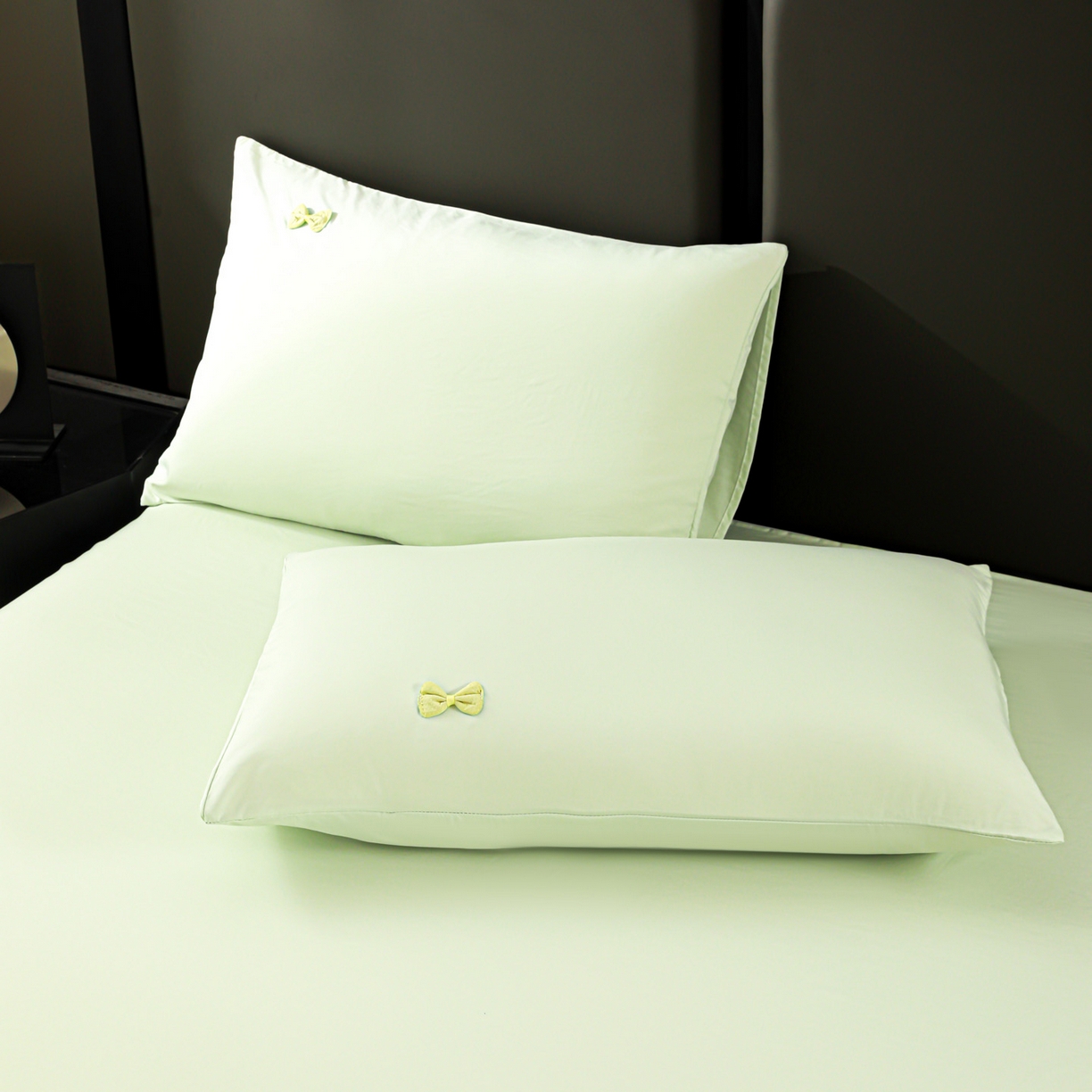 91家纺网 家纺一手货源 找家纺 佳鸿家纺 2026新款A类凉感冰柔丝刺绣手包边夏凉被夏被四件套 提供质检报告 薄荷樱桃