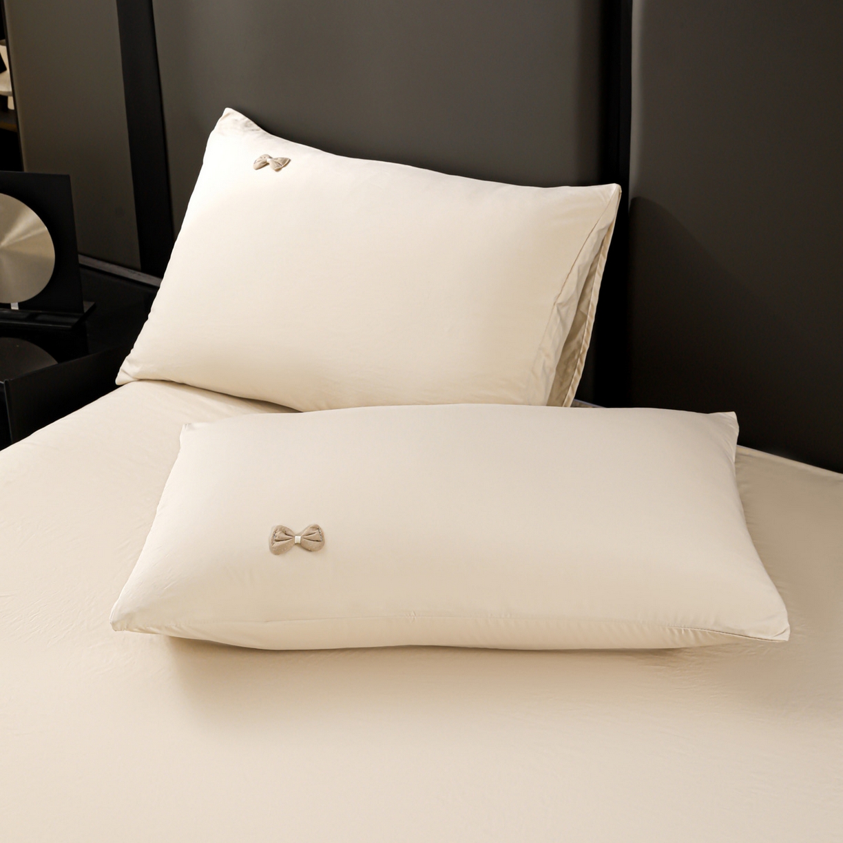 91家纺网 家纺一手货源 找家纺 佳鸿家纺 2026新款A类凉感冰柔丝刺绣手包边夏凉被夏被四件套 提供质检报告 奶咖小熊