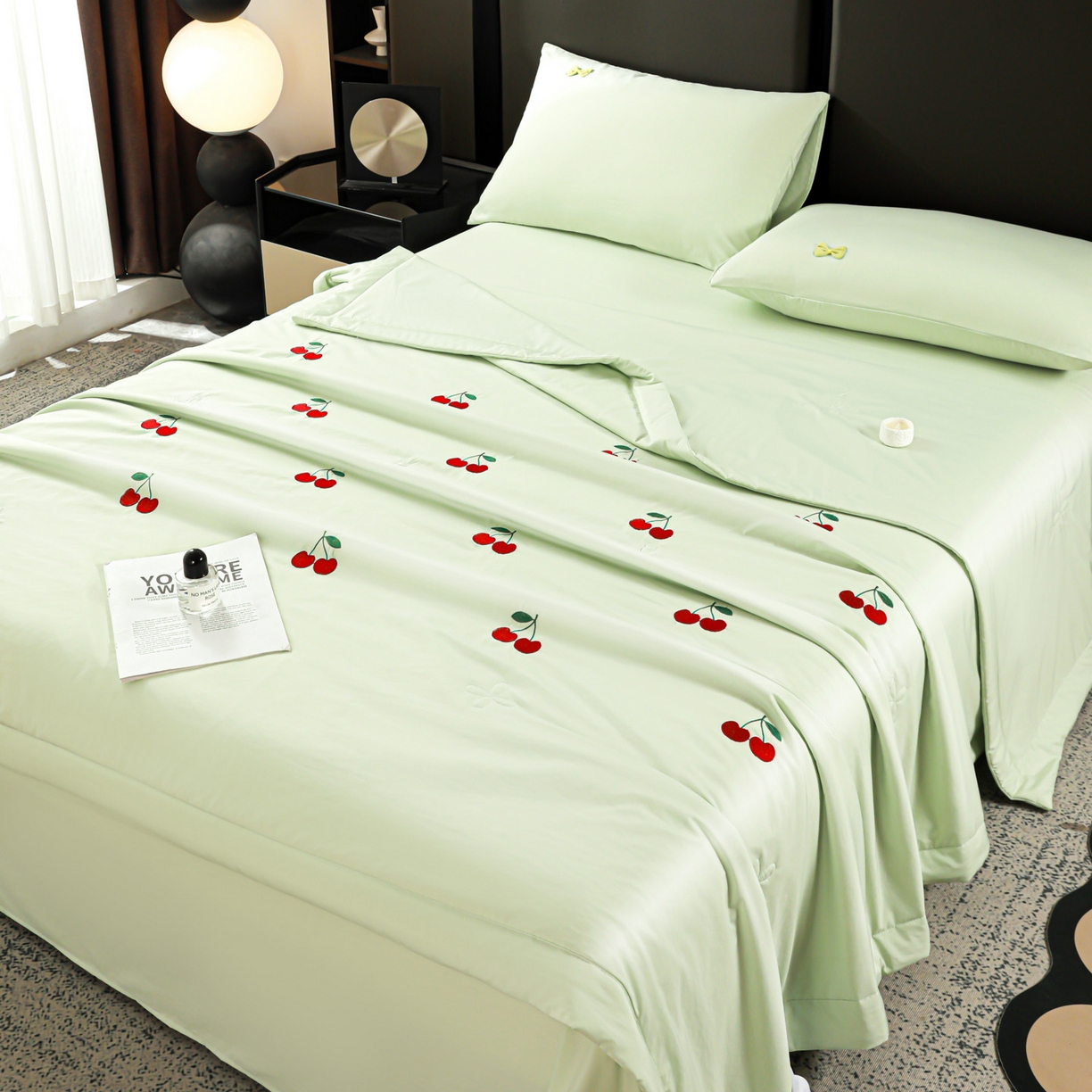 91家纺网 家纺一手货源 找家纺 佳鸿家纺 2026新款A类凉感冰柔丝刺绣手包边夏凉被夏被四件套 提供质检报告 薄荷樱桃