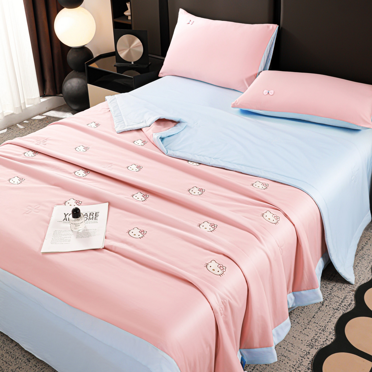 91家纺网 家纺一手货源 找家纺 佳鸿家纺 2026新款A类凉感冰柔丝刺绣手包边夏凉被夏被四件套 提供质检报告 粉蓝kt