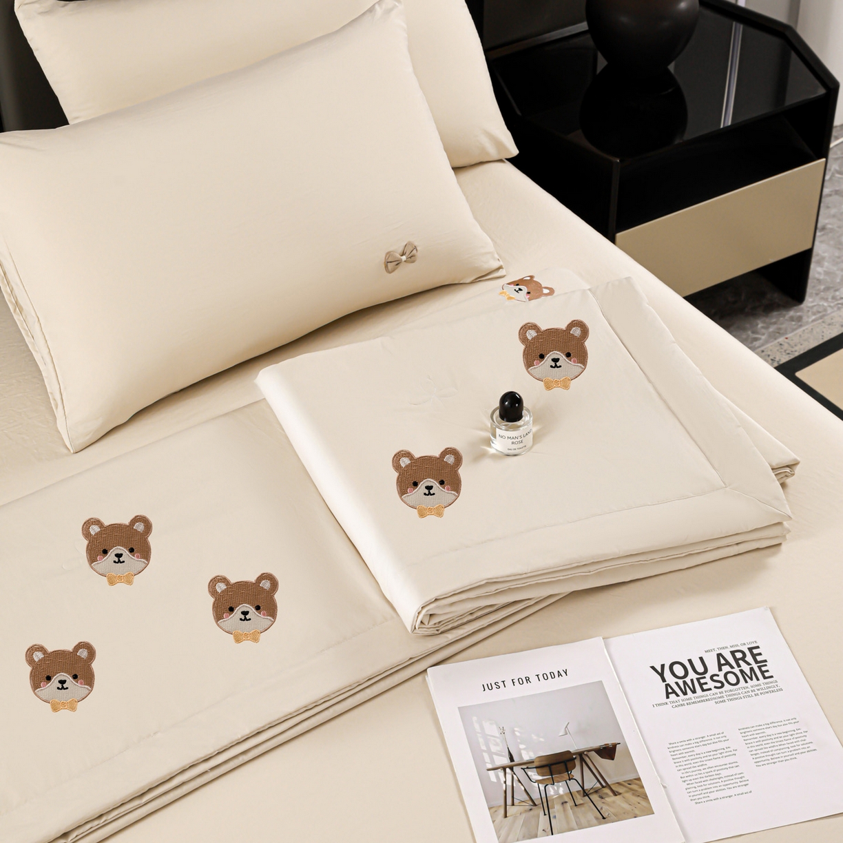 91家纺网 家纺一手货源 找家纺 佳鸿家纺 2026新款A类凉感冰柔丝刺绣手包边夏凉被夏被四件套 提供质检报告 奶咖小熊