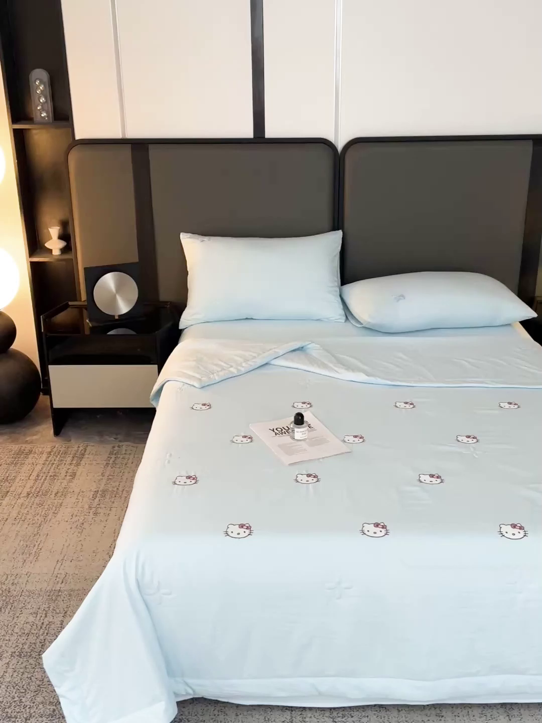 91家纺网 家纺一手货源 找家纺 佳鸿家纺 2026新款A类凉感冰柔丝刺绣手包边夏凉被夏被四件套 提供质检报告 冰蓝kt