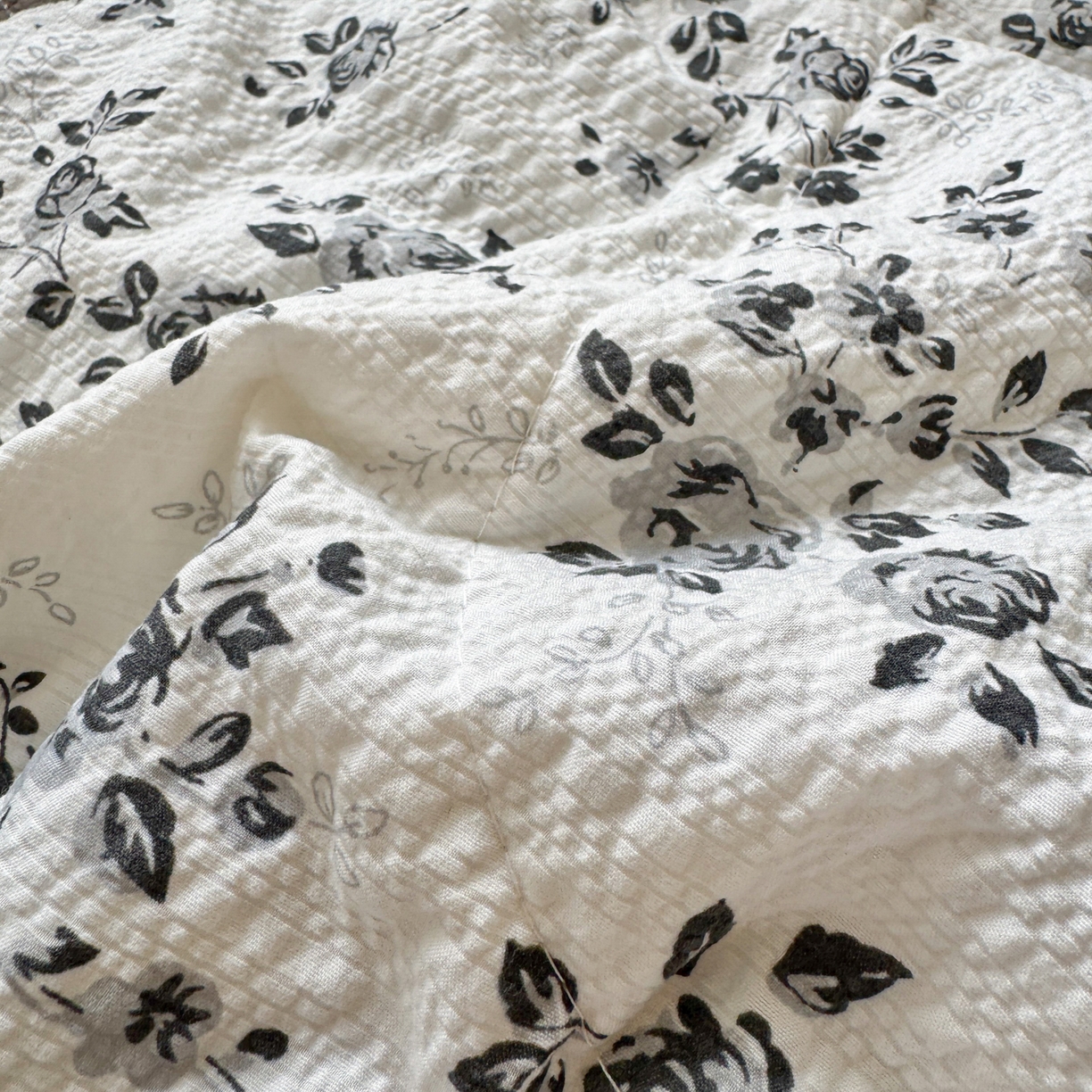 91家纺网 家纺一手货源 找家纺 禾沐 2026新款云感泡芙棉床盖夏被四件套AA款（夏被款） 只闻花香