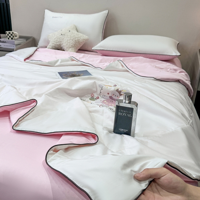 91家纺网 家纺一手货源 找家纺 蕾诺家纺 2026新款冰丝烫画夏被空调被夏凉被 被子被芯 粉白