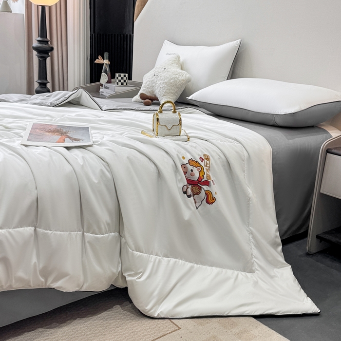 91家纺网 家纺一手货源 找家纺 蕾诺家纺 2026新款冰丝烫画夏被空调被夏凉被 被子被芯 灰白