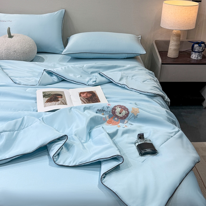 91家纺网 家纺一手货源 找家纺 蕾诺家纺 2026新款冰丝烫画夏被空调被夏凉被 被子被芯 浅蓝