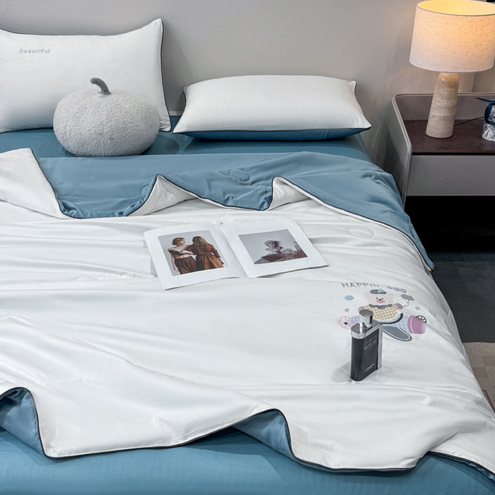 91家纺网 家纺一手货源 找家纺 蕾诺家纺 2026新款冰丝烫画夏被空调被夏凉被 被子被芯 蓝白