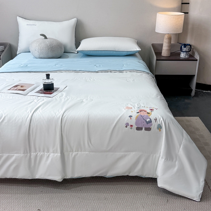 91家纺网 家纺一手货源 找家纺 蕾诺家纺 2026新款冰丝烫画夏被空调被夏凉被 被子被芯 浅蓝白