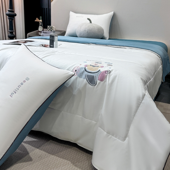 91家纺网 家纺一手货源 找家纺 蕾诺家纺 2026新款冰丝烫画夏被空调被夏凉被 被子被芯 蓝白