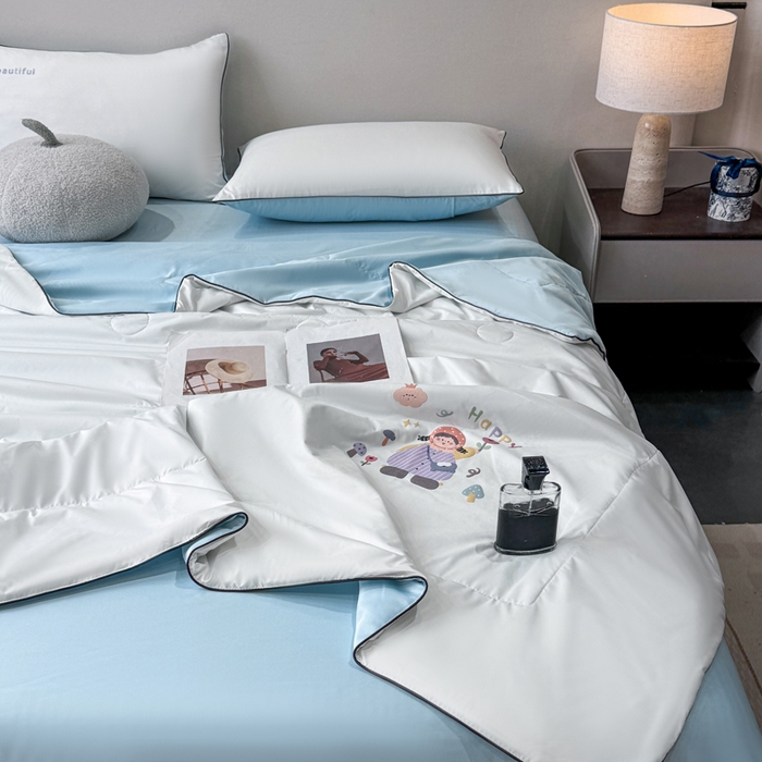 91家纺网 家纺一手货源 找家纺 蕾诺家纺 2026新款冰丝烫画夏被空调被夏凉被 被子被芯 浅蓝白