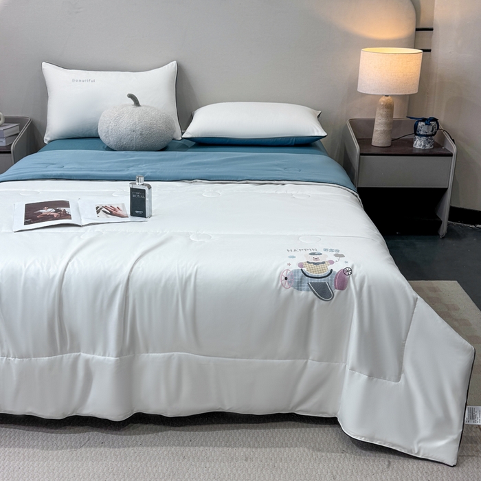 91家纺网 家纺一手货源 找家纺 蕾诺家纺 2026新款冰丝烫画夏被空调被夏凉被 被子被芯 蓝白