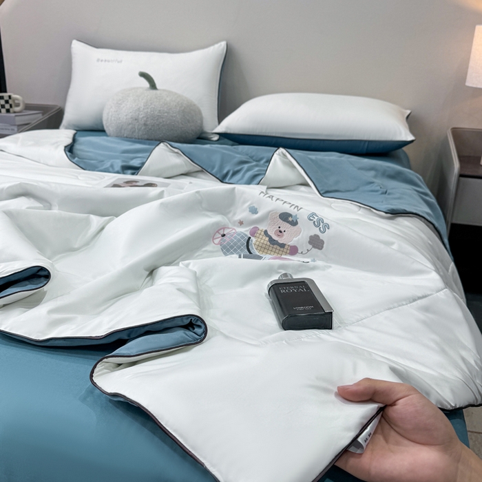 91家纺网 家纺一手货源 找家纺 蕾诺家纺 2026新款冰丝烫画夏被空调被夏凉被 被子被芯 蓝白